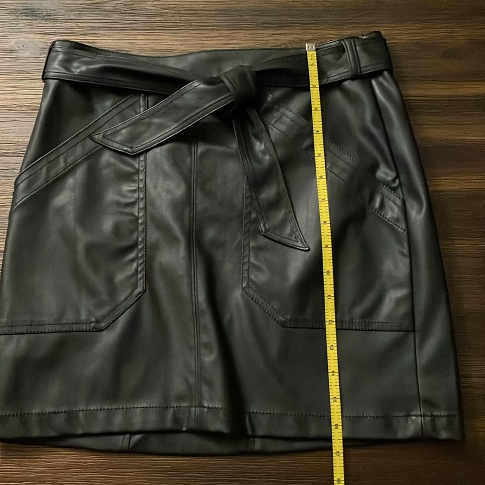 Express Black Faux Leather Tie Waist Mini Skirt with Pockets Size 4 NWT - Picture 10 of 10